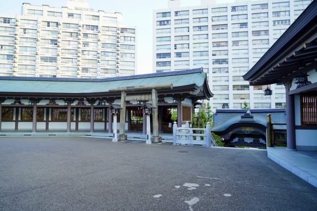 Togakushi Shrine and Sasazuka Inari Shrine