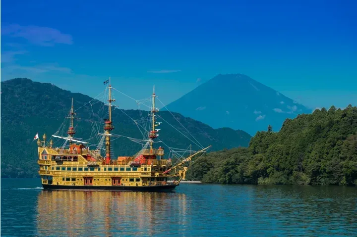 Hakone Pirate Ships