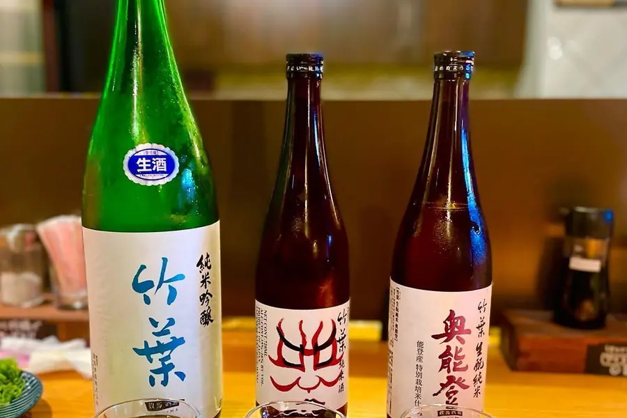 A Wide Variety of Alcoholic Beverages (Including Sake) That Pair Perfectly with the Dishes