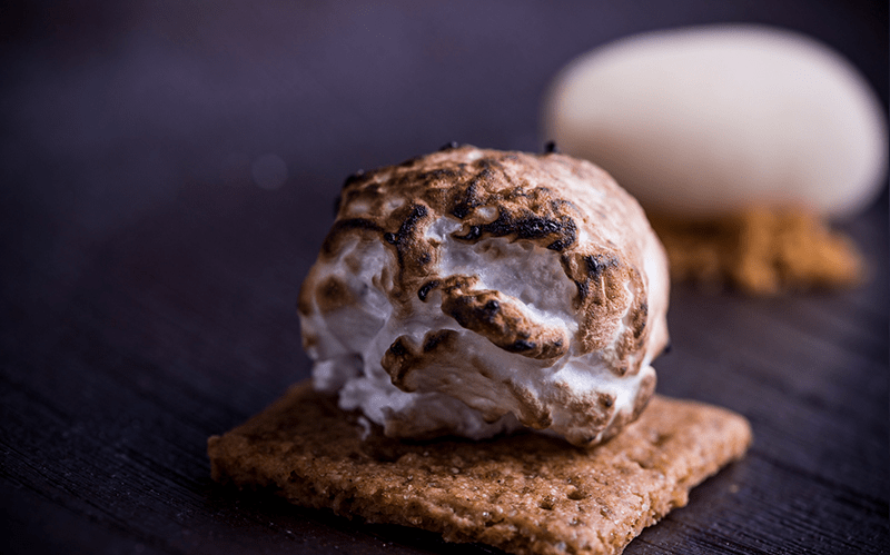 An Innovative Culinary Style That Incorporates Makiyaki Even in Desserts