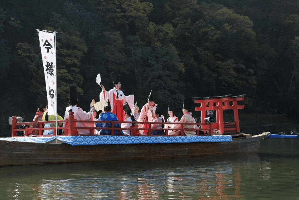What is the Arashiyama Momiji Festival?