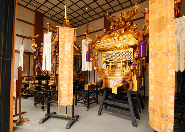 Capture the Magnificent "Ichinomiya Mikoshi" in Photos