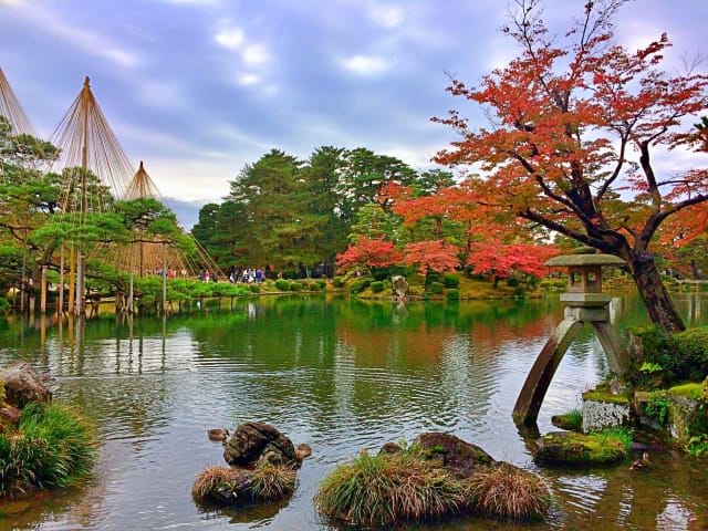 Climate and Recommended Clothing for Autumn in Kanazawa