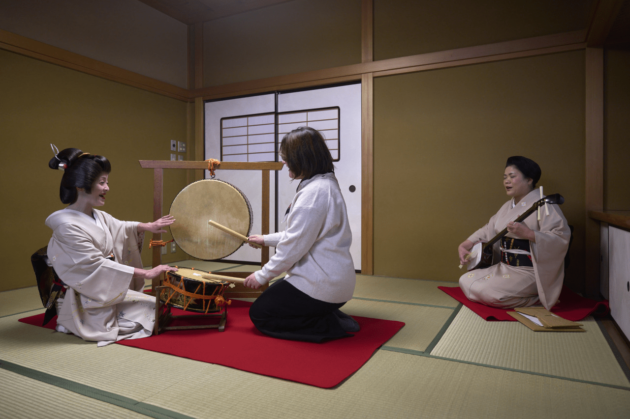 Experience Geisha Culture in Tea House Parlors on Saturdays During the Period!