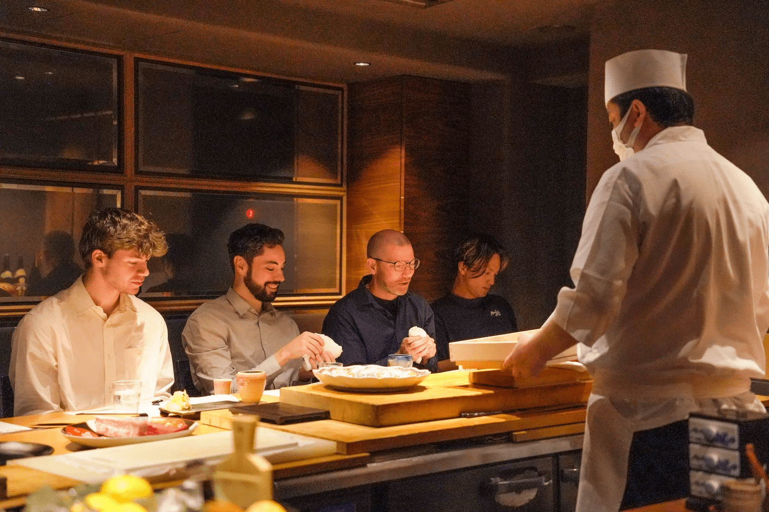 Fully Enjoy Ginza, Where Japan's Top-Class Restaurants Gather, by Participating in Tours!