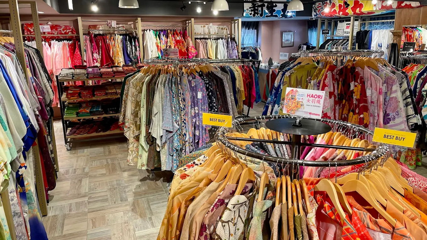 Harajuku Chicago Harajuku Thrift Store