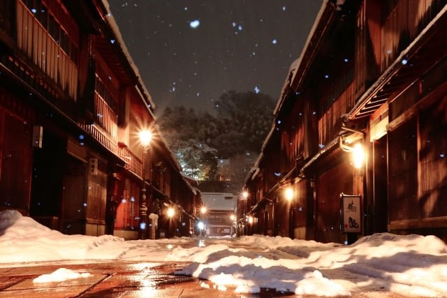 Higashi Chaya District night