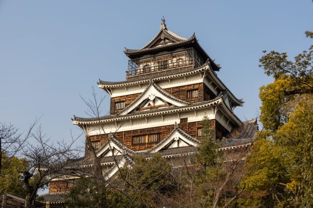 Many Historical Tourist Sites Including Shrines, Temples, and Castle Fortifications