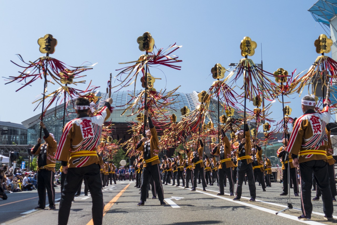 Must-see spectacular main event "Hyakumangoku Procession"