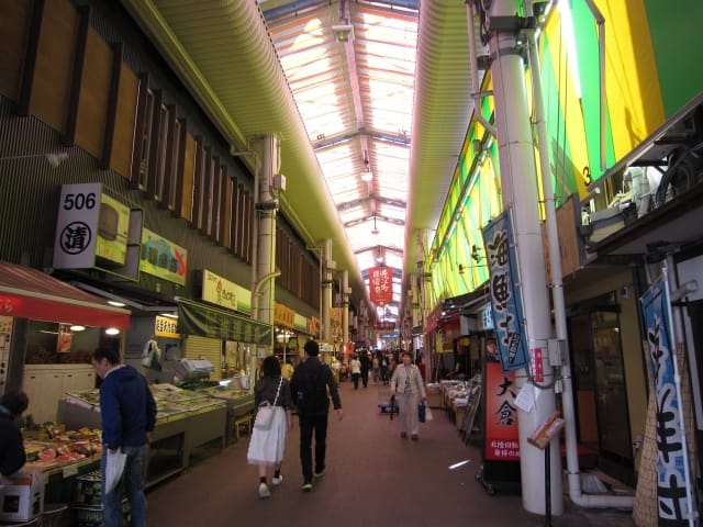 Omicho Market Functions as the "Kitchen" of Kanazawa Citizens
