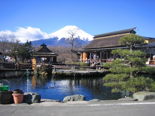 Oshino Hakkai
