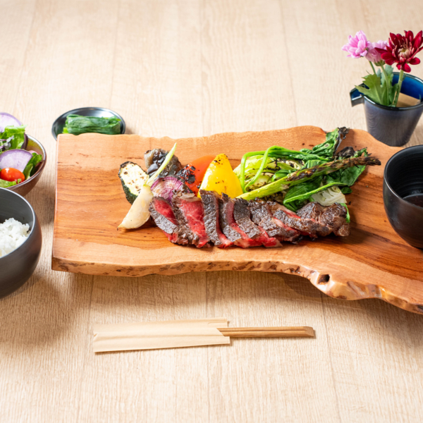 Yamanashi Prefecture Brand Beef - Lava Stone Plate Grilling