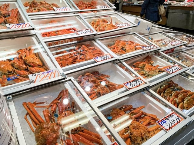 To Enjoy Exquisite Seasonal Food During Kanazawa Winter, Start with Omicho Market!