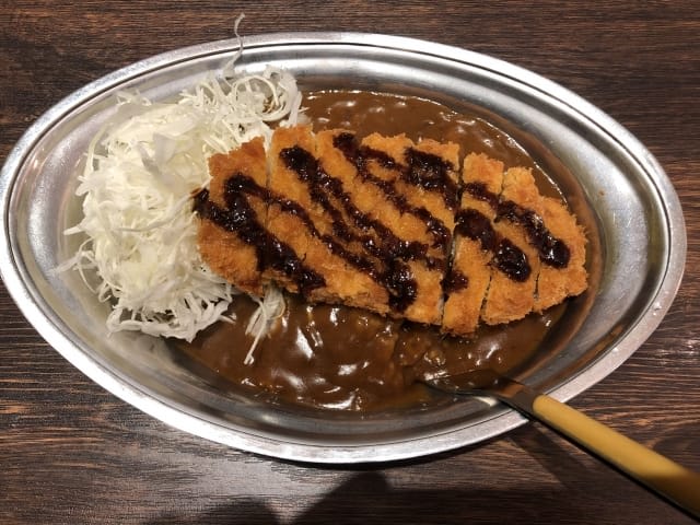 In Kanazawa, you can enjoy various excellent gourmet foods, including the local food "Kanazawa Curry"