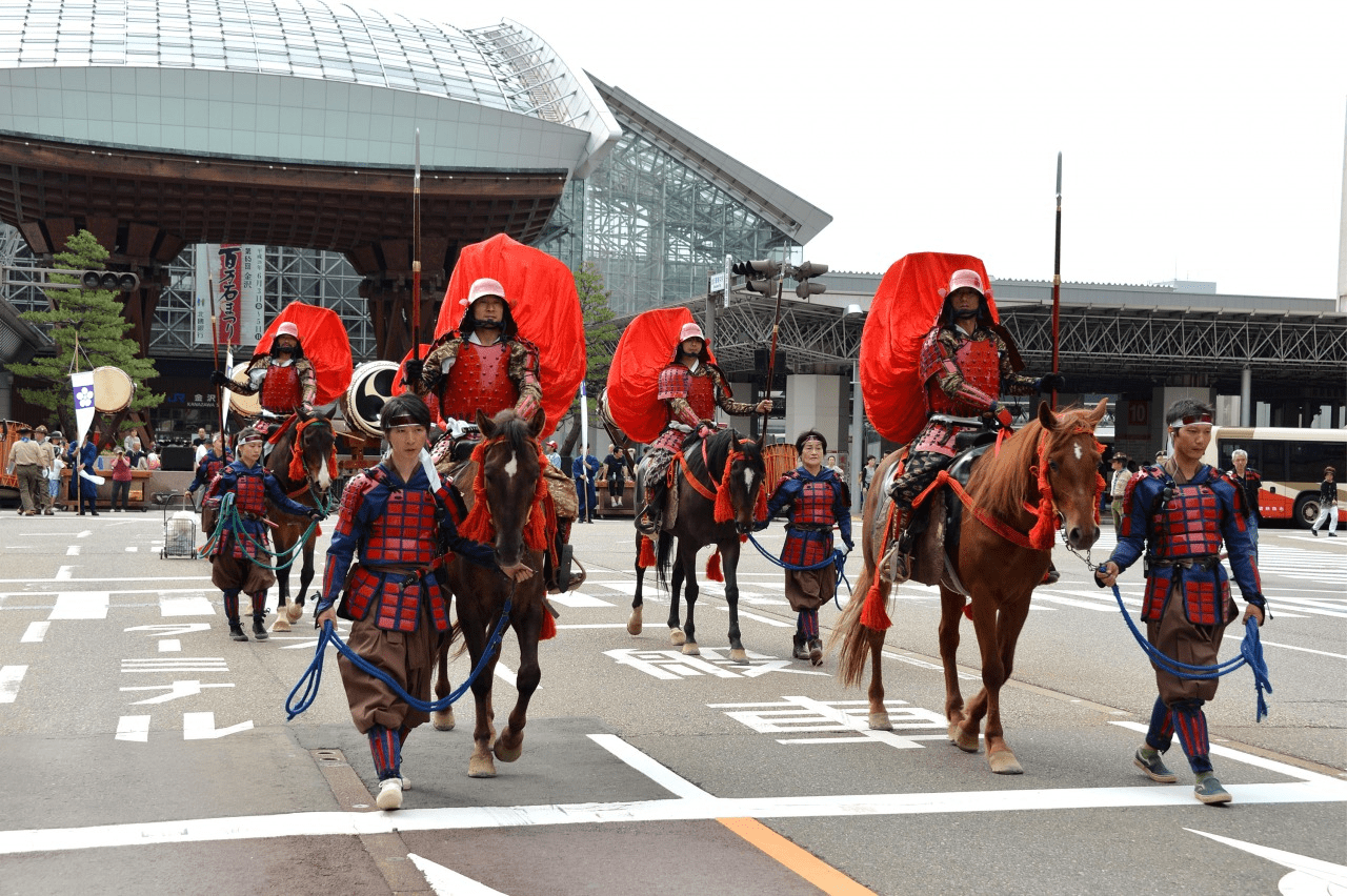 Various costumed processions and performer groups