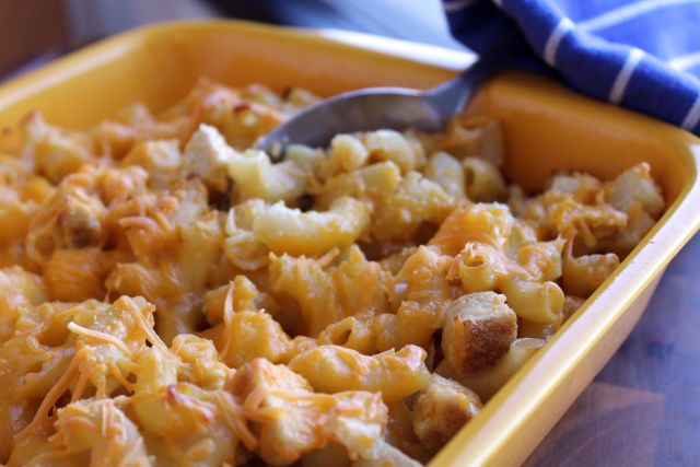 Macaroni Pie with Ginger Chicken and Apples