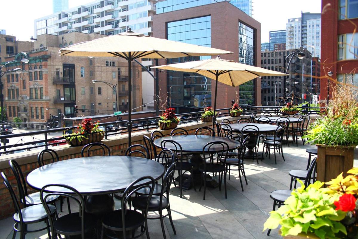 The Best Outdoor Bars & Rooftops In Chicago