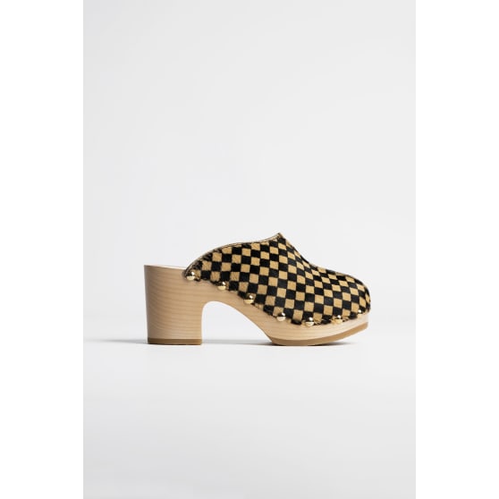 YANAKI POULAIN DAMIER