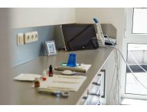 Zahnarztpraxis hanel zahnarzt in langen behandlungszimmerddvks0