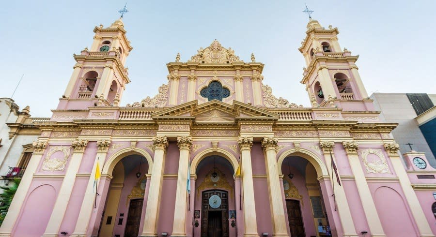 Koloniales Kicrhengebäude in Salta