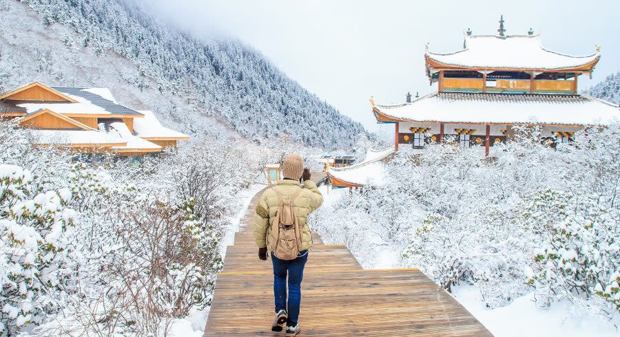 Explore China's temples in the snow season - one of the most unique things to do in China