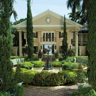a garden in front of a building