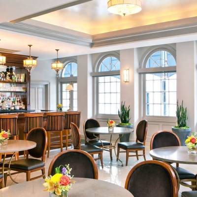 Lounge bar
