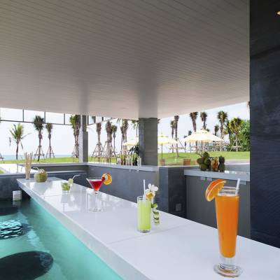 Pool Bar