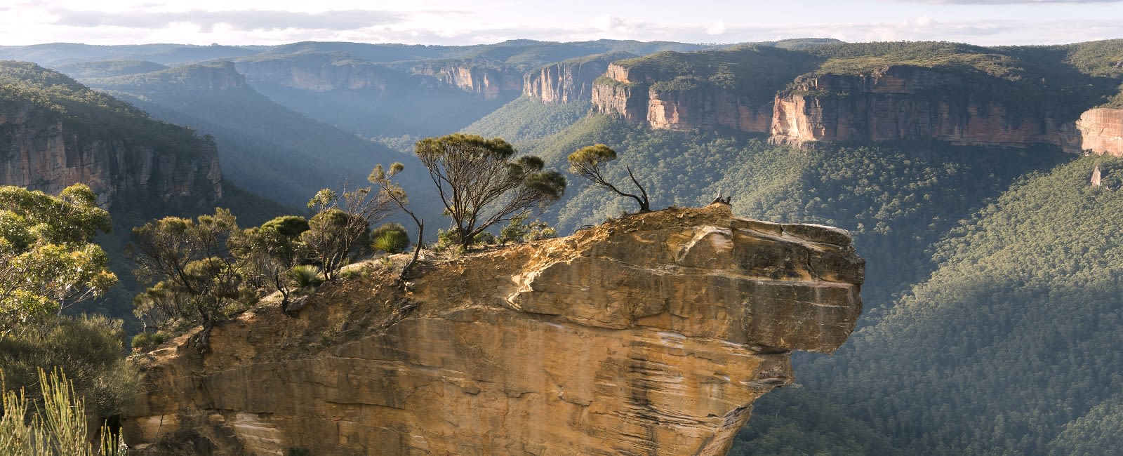Hanging Rock Lookout, Blue Mountains, Australia Hanging Rock Lookout, Blue Mountains, Australia