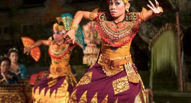 Traditional Balinese Legong Dance Performance in Ubud, Bali