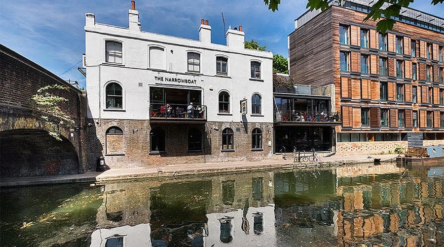 Narrowboat Dog Friendly Pub in North London