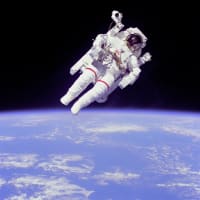 Astronaut eva kmmkvs - Eugenol
