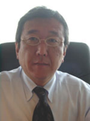 Père de makoto gaytiu - Eugenol