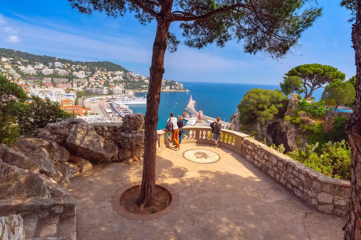 structures along the rim of Castle Hill in Nice