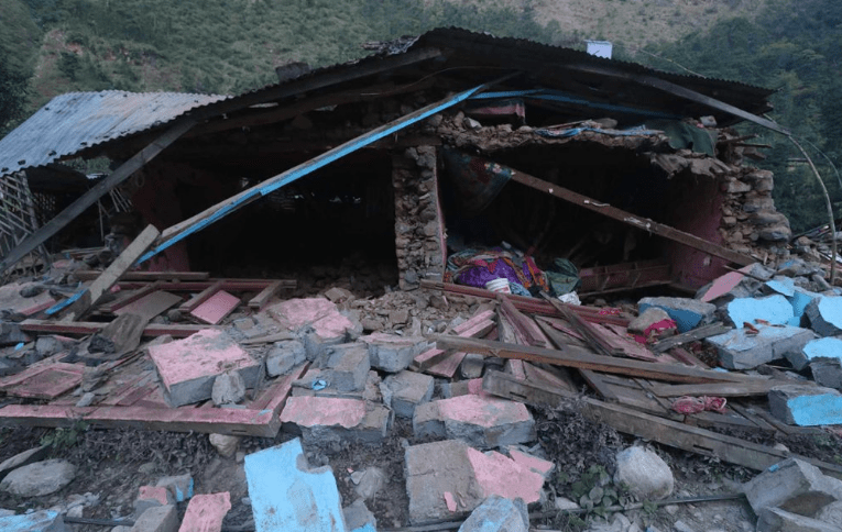 प्रभावित क्षेत्रमा सरकारले एक वर्षभित्र भूकम्प प्रतिरोधात्मक संरचना बनाउने