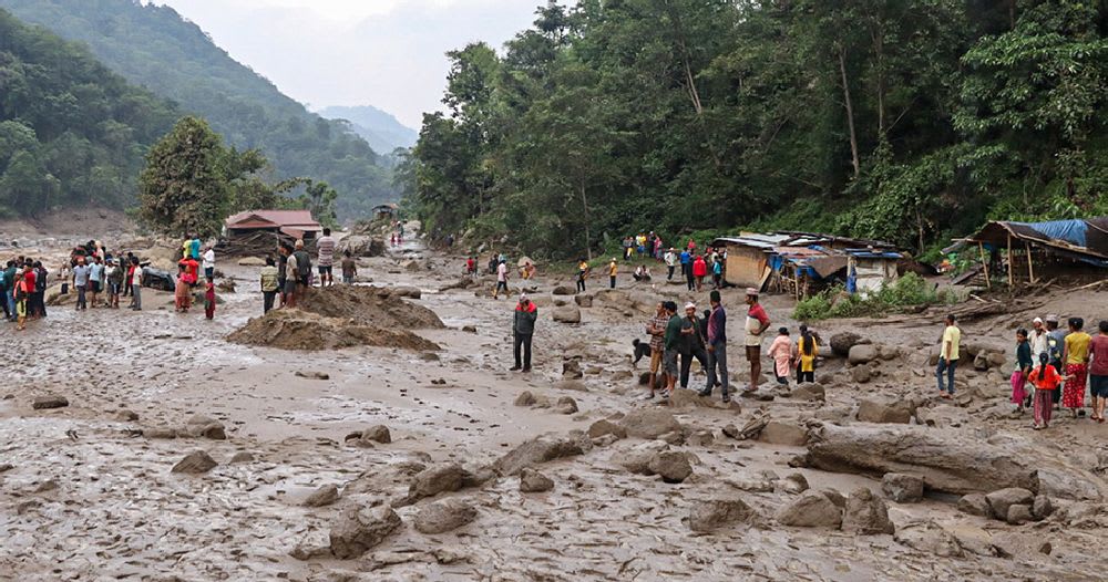 बाढी पहिरोले एक सातामा लियो १३ जनाको ज्यान, २६ बेपत्ता
