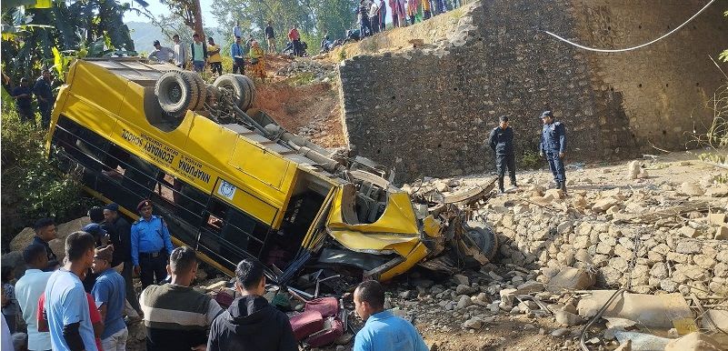 उदयपुरमा स्कुल बस दुर्घटना हुँदा तीन जनाको ज्यान गयो
