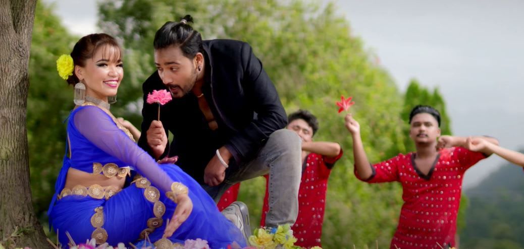सृजनालाई लोमसले घरमै बोलाएपछि (भिडियो)