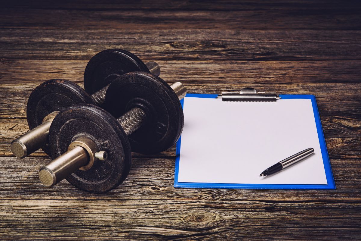 Trainingsplan erstellen: Dein Weg zum perfekten Trainingsplan für Muskelaufbau und Fettabbau