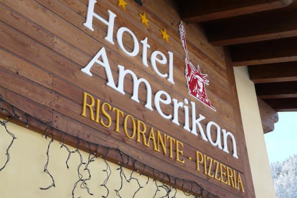 Hotel Amerikan,Copper Face Jacks Ski Trip