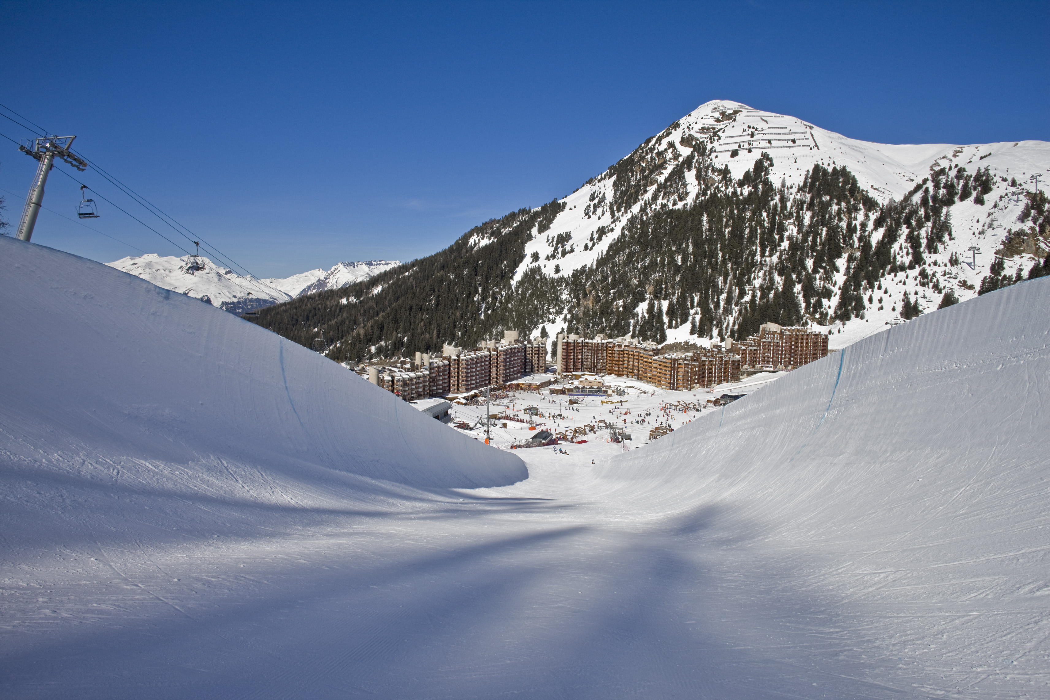 White snow Ski Run in La Plagne