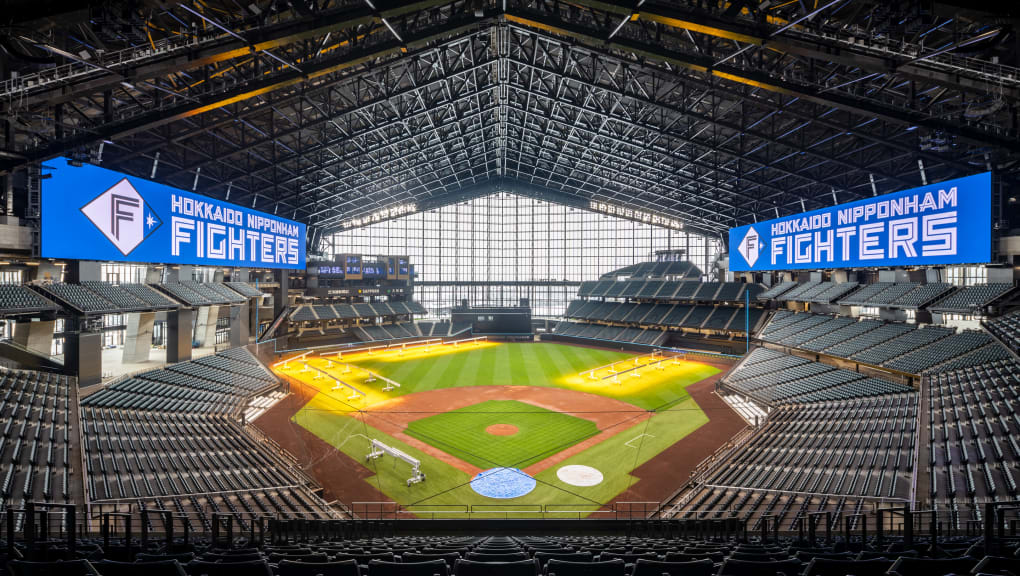 Interior view when the retractable roof is closed in ES CON Field Hokkaido