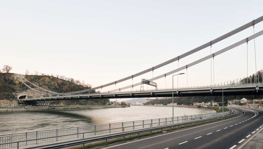 Side view of the bridge. Copyright: Conné d'Grachten, 2026.