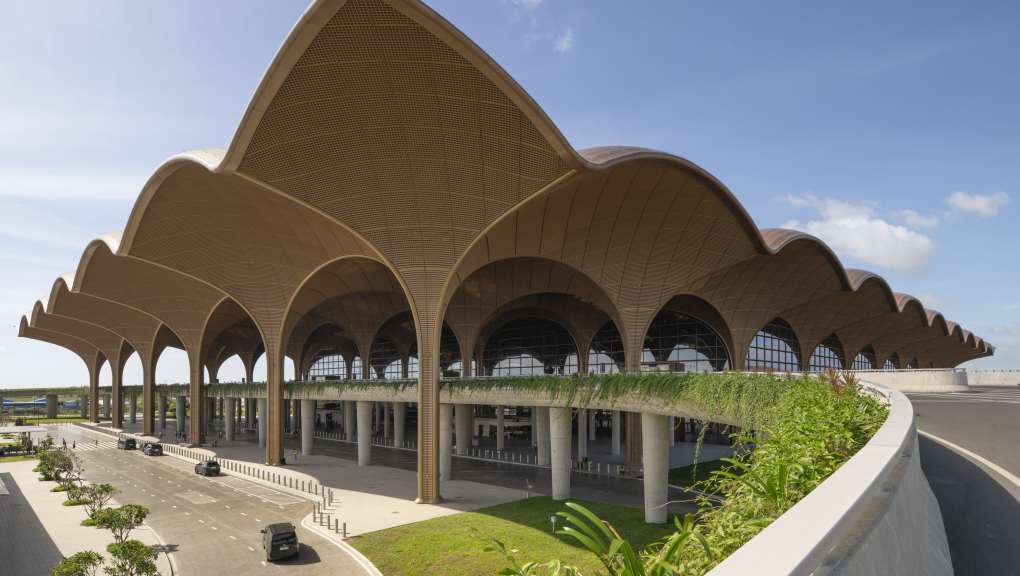 Exterior view of the airport. Copyright: Foster + Partners, 2026.