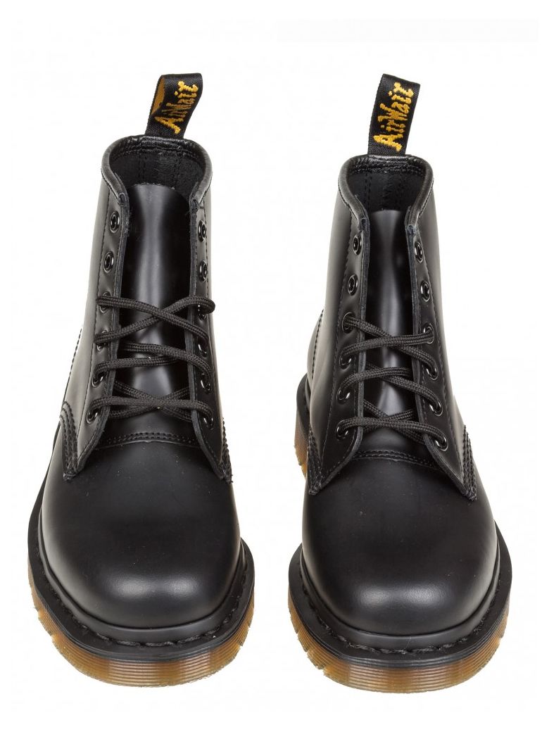DR. MARTENS LACE BOOTS IN BLACK LEATHER | ModeSens