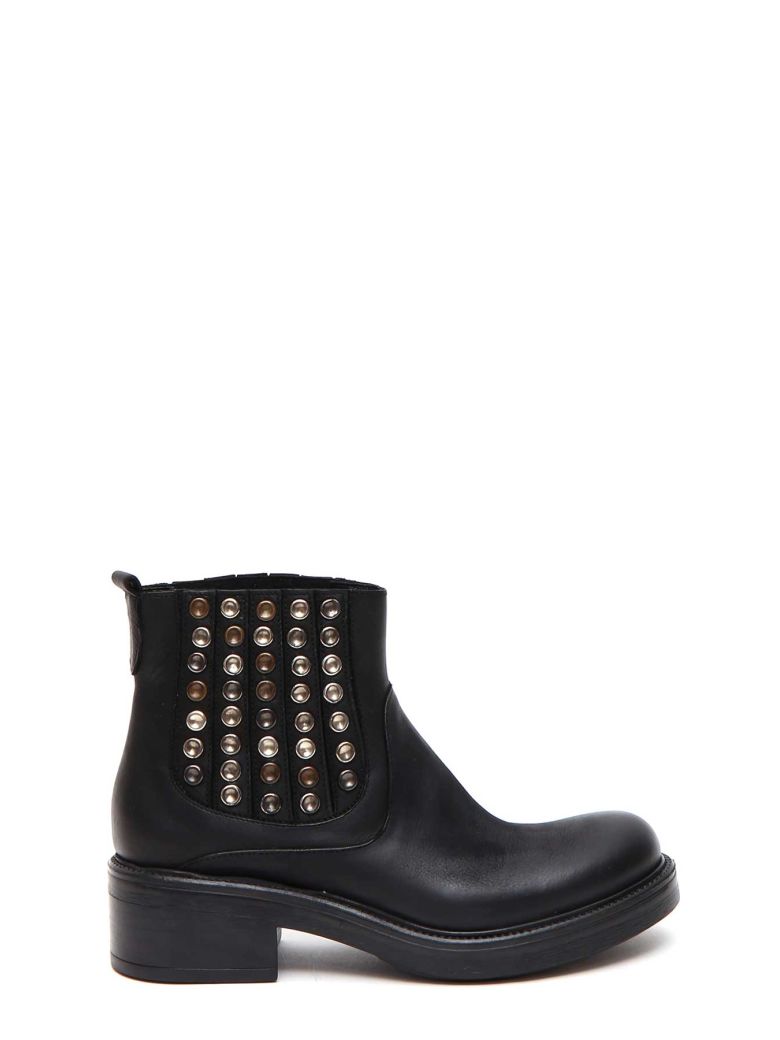 Strategia Studded Chelsea Boots In Nero | ModeSens