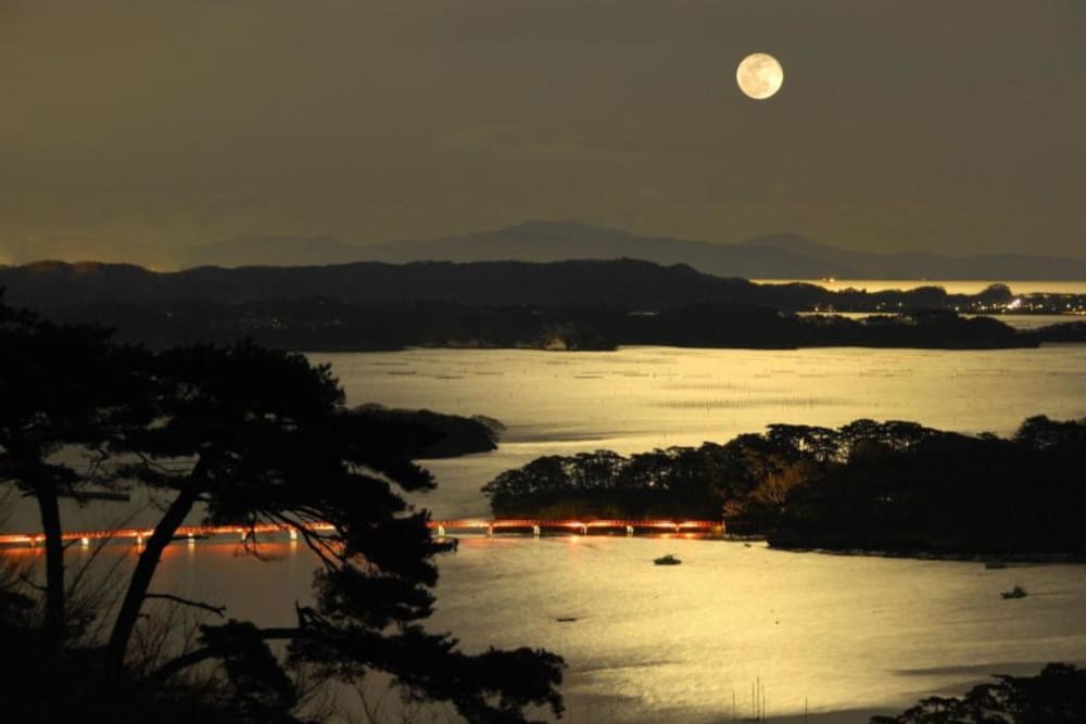 在滿月之夜欣賞日本三景之一的松島美景