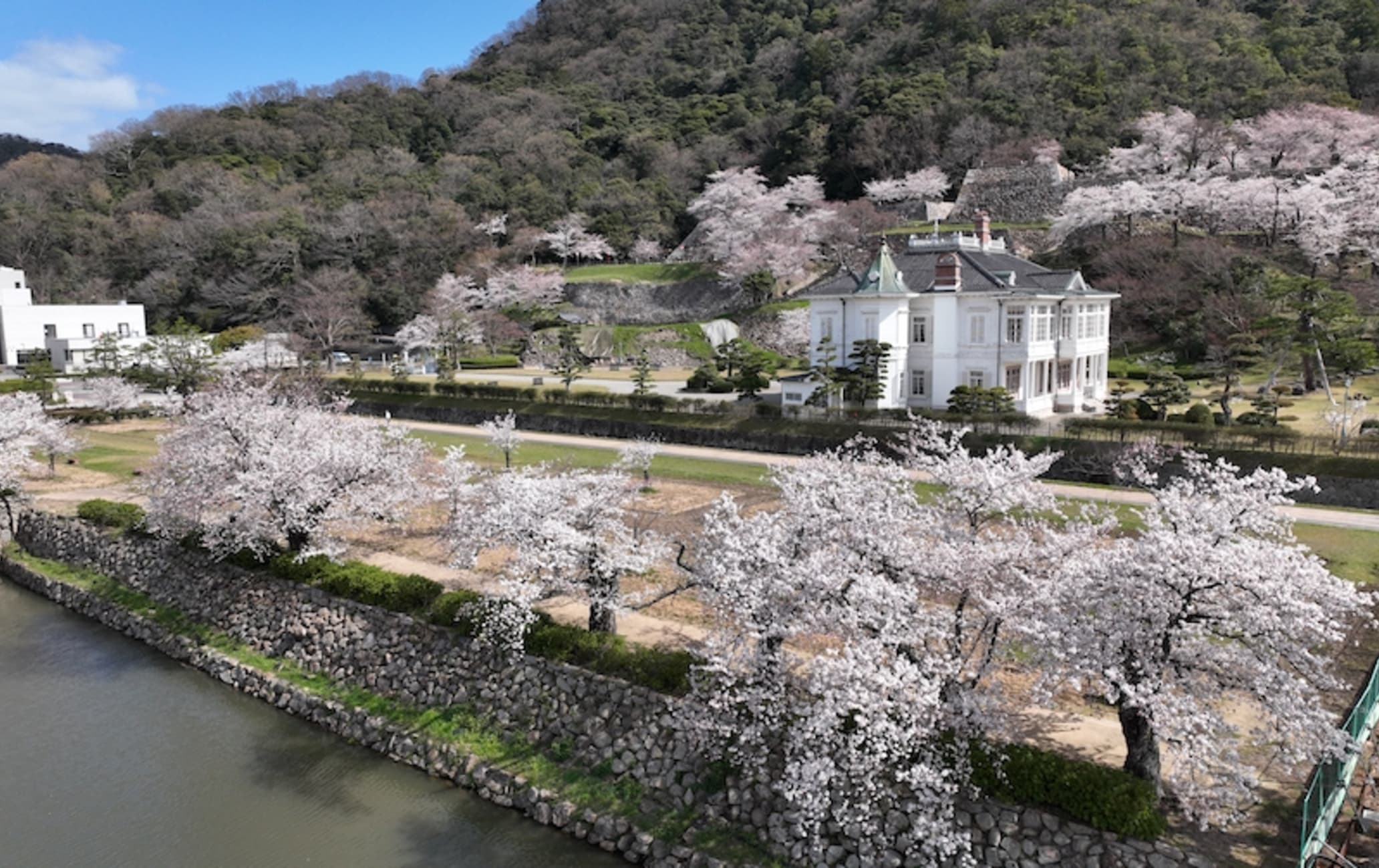 Tottori Castle Ruins (Kyusho Park)