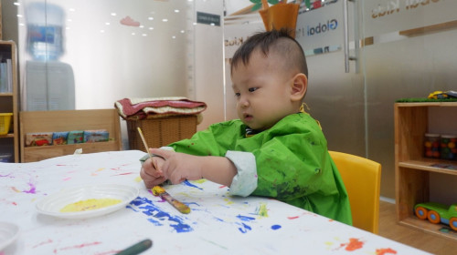 CÁNH CỬA MỞ RA THẾ GIỚI SẮC MÀU DIỆU KỲ