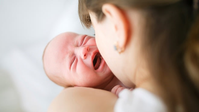 NGUYÊN NHÂN CỦA TÌNH TRẠNG BÉ LƯỜI BÚ LÀ GÌ? BÉ LƯỜI BÚ THÌ PHẢI LÀM SAO?